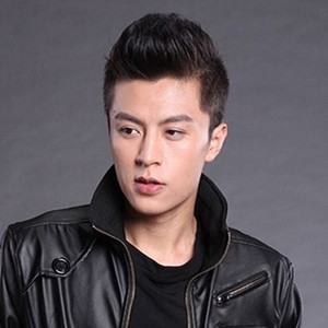 推荐几款<em>男生无刘海发型</em>更自信展优雅_流行发