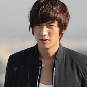 【男生刘海发型】男生刘海发型男生齐刘海发型