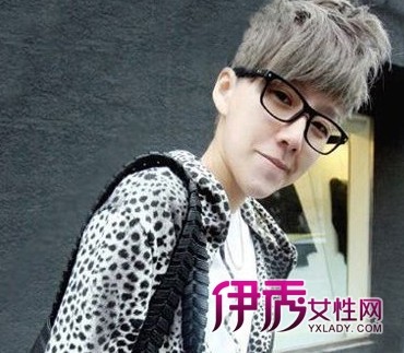 学院风<em>男生</em>锅盖头<em>发型</em>金色系头发<em>发型</em>(2)_流行