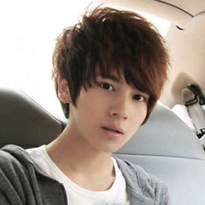 2014年流行的韩式男生纹理烫发型_流行发型_美容-