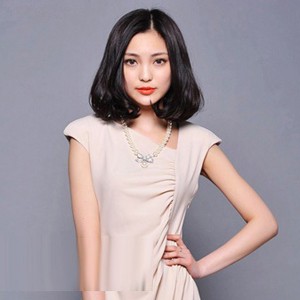 职场白领必备 <em>中分梨花头发型图片</em>_流行发型_