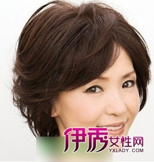 贵气的<em>中年女人短发烫发发型</em>_流行发型_美容