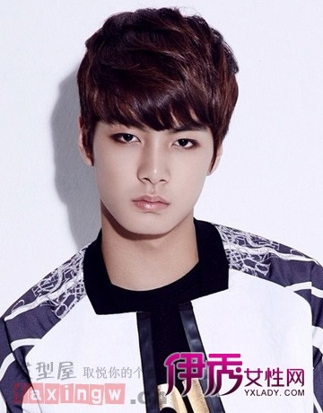 韩国男孩<em>2014</em>最新<em>发型</em>潮流设计凸显花美男特