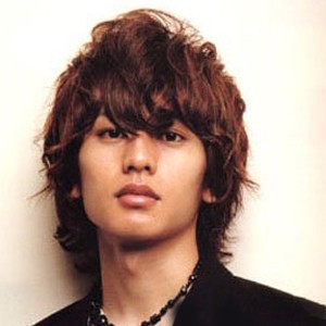 <em>男生自然卷发型</em>设计_beauty.yxlady.com-伊秀美