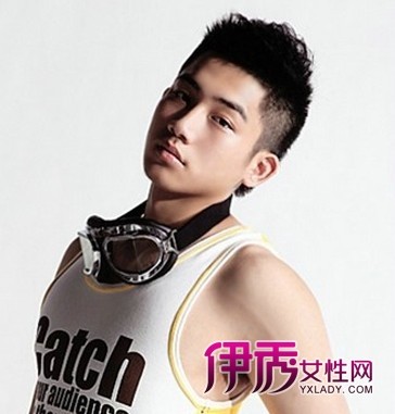 <em>男生莫西干发型</em>个性阳光型男(5)_流行<em>发型</em>_美