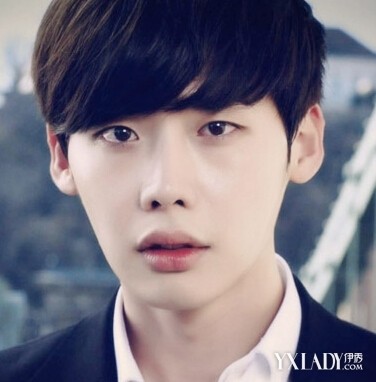 Doctor<em>异乡人</em>曝剧照 <em>李钟硕</em>泡面头<em>发型</em>搞怪(6