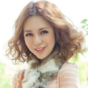 <em>2014最流行短卷发</em>发型图片_<em>流行发型</em>_美容-伊