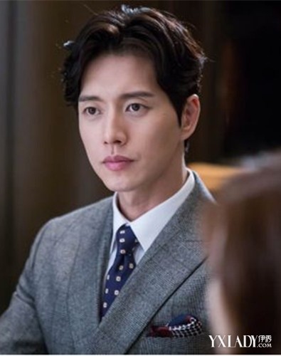 《Doctor异乡人》朴海镇<em>李钟硕</em>魅力<em>发型</em>PK(5
