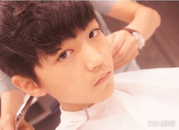 [图]<em>Tfboys王俊凯</em>暖萌袭人 小男生耍帅从头开