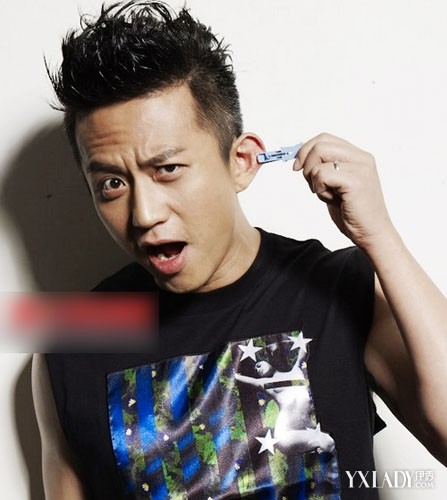 [组图]<em>邓超</em>搞怪模仿孙俪哭戏被罚<em>邓超发型</em>丑爆