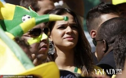 【图】内马尔女友大哭网友心疼 教你化出迷人