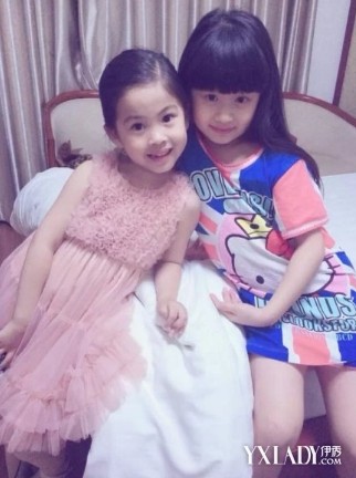 [图]<em>5岁化妆妹</em>樱桃小红唇走红 小姜涞令乐嘉当