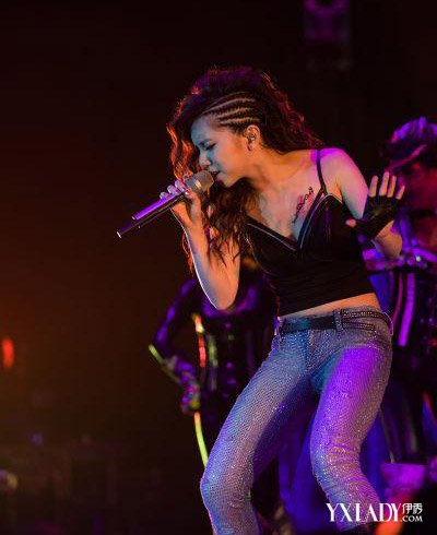 【图】邓紫棋演唱会<em>朋克发型</em>炫酷 邓紫棋示范