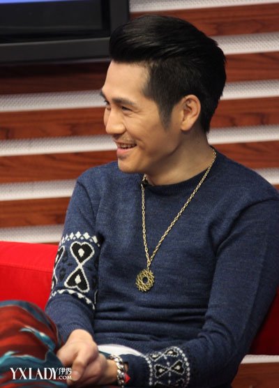 【图】大<em>背头</em>要<em>怎么留</em> 型爸曹格示范出格大背