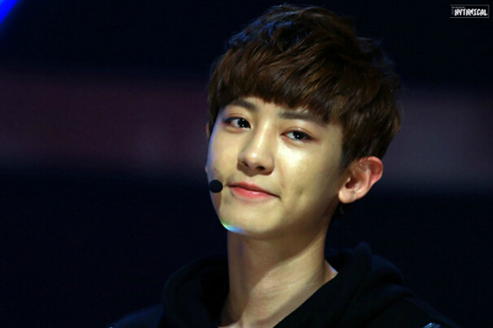 [组图]kai和<em>伯贤</em>冰桶挑战点名exo-l 朴灿烈萌男