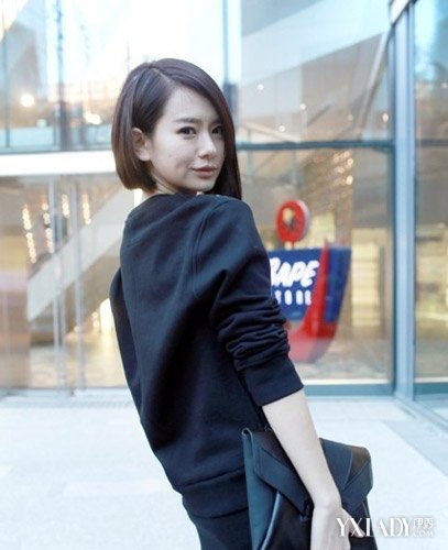 [图]<em>我们都爱笑</em>最新一期穆婷婷短发甜美 PK唐