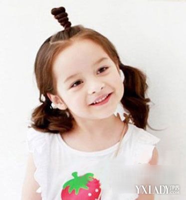 【图】马天宇<em>女儿扎</em>双辫子出街被曝光 细数可