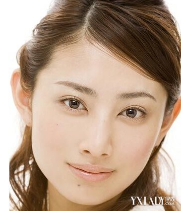 【图】<em>鲁豫</em>新<em>发型</em>露出方<em>脸型</em> 靠按摩也可以修