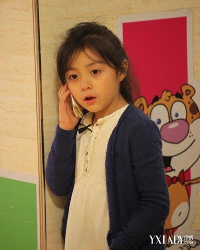 级》湖南卫视小童星来袭 安琪尔双马尾<em>扎发</em>可