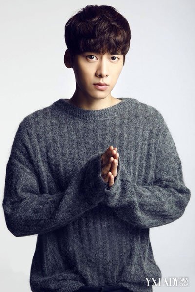 【图】国民男神<em>李易峰</em>全新大片 <em>烫发</em>短发男生