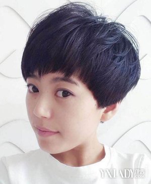 【图】华晨宇正牌女友胡蕾<em>短发</em>个性十足 <em>2015</em>