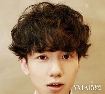 【图】个性<em>男短发烫发发型</em>图片 帅气卷发演绎