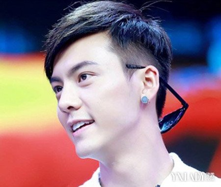 【图】简单干练<em>发型男</em> 紧跟明星<em>潮流</em>做时髦男