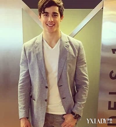 【图】<em>怎么用发胶</em>抓<em>发型</em> 美发达人为你支招(3