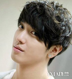 【图】<em>韩流发型男</em> 打造男士发型 让你一秒钟变