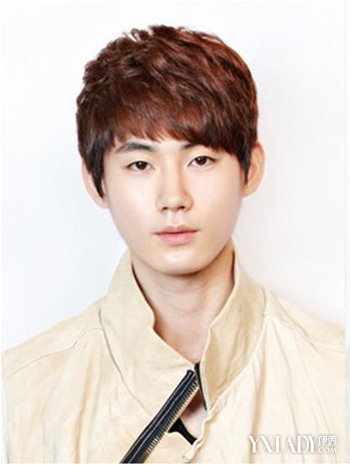 【图】流行<em>发型</em>男 轻松打造<em>阳光大男孩</em>_流行发