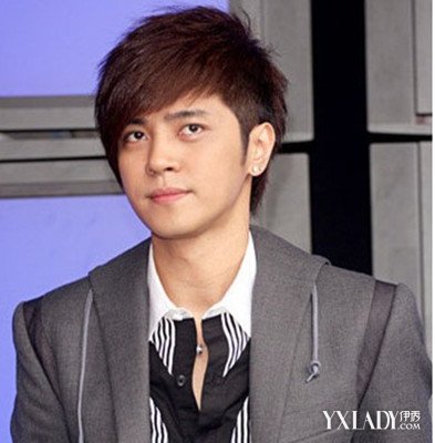 【图】最新<em>发型男</em> <em>韩系</em>男生亲身示范_最新<em>发型</em>