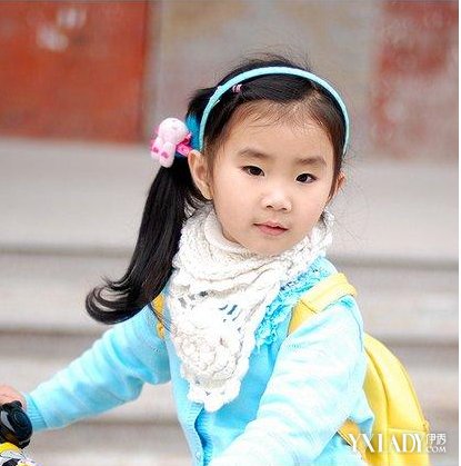 【图】<em>七岁女孩</em>的长发<em>发型设计</em> 长发扎出夏日