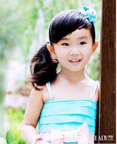 【图】<em>七岁女孩</em>的长发<em>发型设计</em> 长发扎出夏日