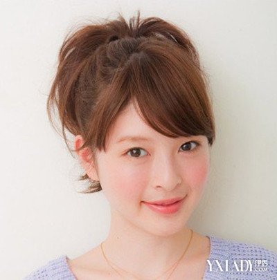 【图】<em>头发少</em>的女生适合什么<em>扎发型</em> 夏日小清