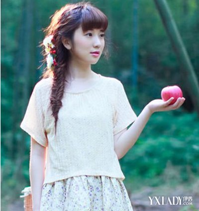 【图】<em>头发少</em>的女生适合什么<em>扎发型</em> 夏日小清