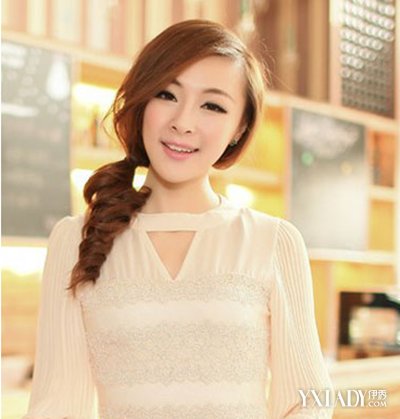 【图】头发少的<em>女生</em>适合什么<em>扎发型</em> 夏日小清