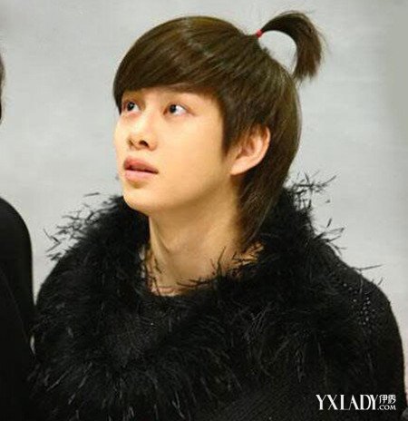 【图】<em>tfboys</em>最<em>新发型</em>图片 王俊凯辫子头发型萌