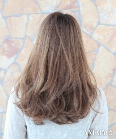 【图】<em>2015</em>最新<em>微卷发型</em>盘点 尽显百搭时尚_