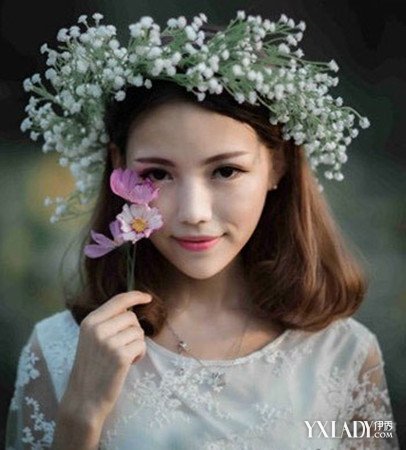 【图】<em>齐发尾微卷长发发型</em> 时尚裁剪更显纯美