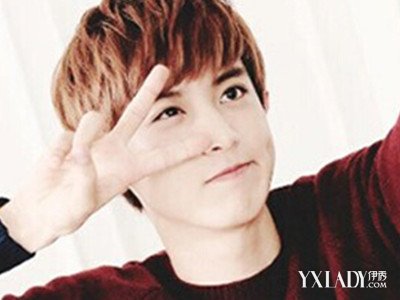 【图】最新款<em>男士中分烫发型韩式</em> 打造帅气型