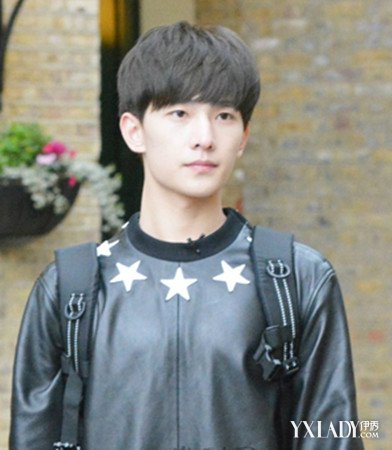 【图】<em>杨洋</em>的<em>中分发型</em>图片展示 齐刘海VS中分