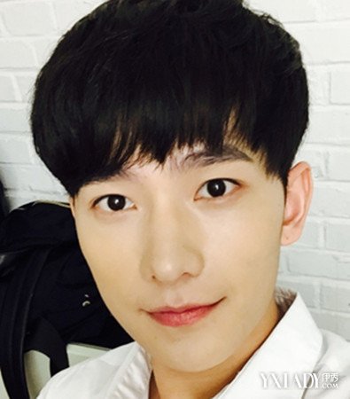 【图】<em>杨洋</em>的<em>中分发型图片</em>展示 齐刘海VS中分