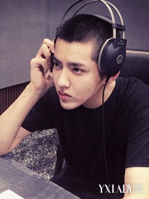 【图】吴亦凡<em>为什么</em>剪<em>头发</em> <em>明星</em>也要消消暑(2