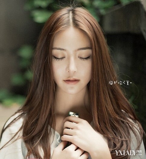 【图】了解<em>2015</em>最流行的<em>女中长</em>式<em>发型</em> 让你瞬