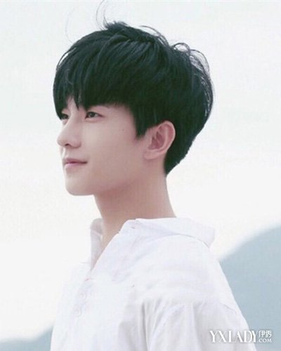 【图】<em>杨洋发型</em>曝光 没有刘海变土鳖(5)_<em>杨洋发</em>