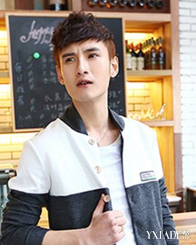 【图】<em>发际线低</em>短发<em>男发型</em>图片 露额头尽显帅