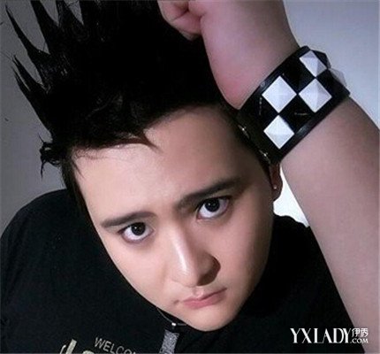 【图】<em>男生发型教程图解</em> 在家即可DIY帅气刺猬