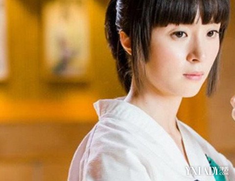 【图】看<em>戚百草</em>的<em>头发</em>怎么了 狗啃发型竟KO掉