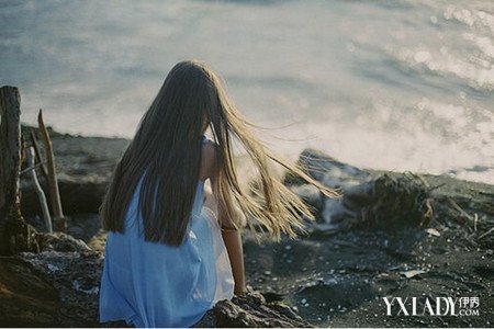 【图】<em>郭碧婷</em>直发背影图片 教你保养<em>头发</em>变身