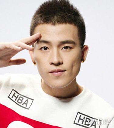 【图】<em>欧豪</em>新<em>发型</em>图片展示 阳光帅气显风度(2